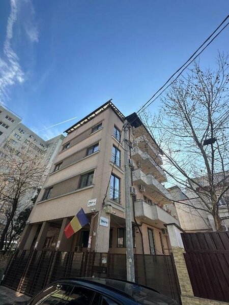 Titulescu - imobil birou 16 camere, suprafata 650mp