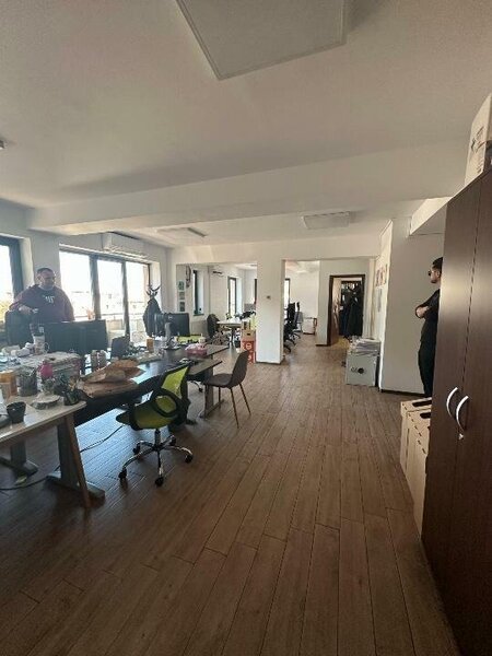Titulescu - imobil birou 16 camere, suprafata 650mp