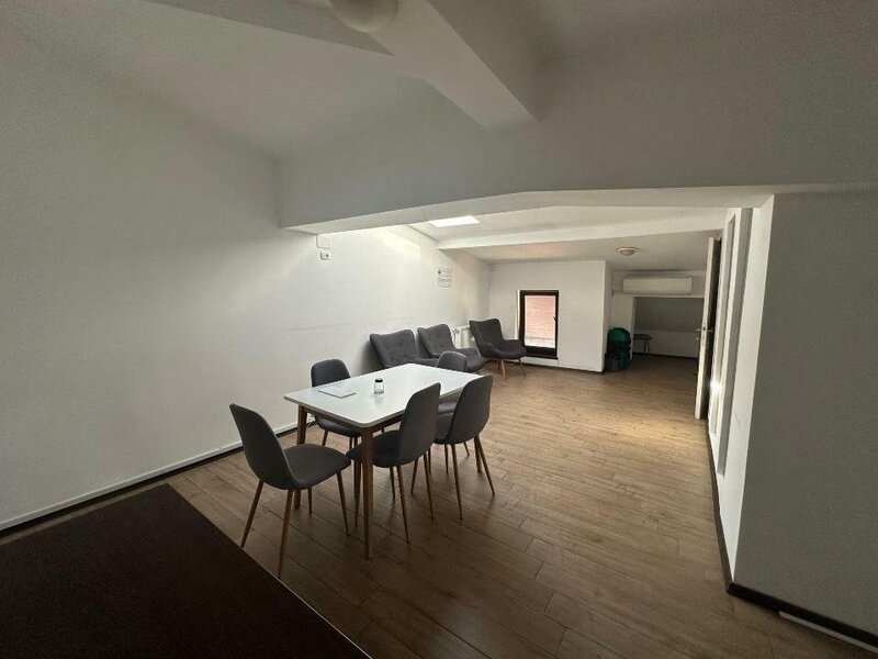 Titulescu - imobil birou 16 camere, suprafata 650mp